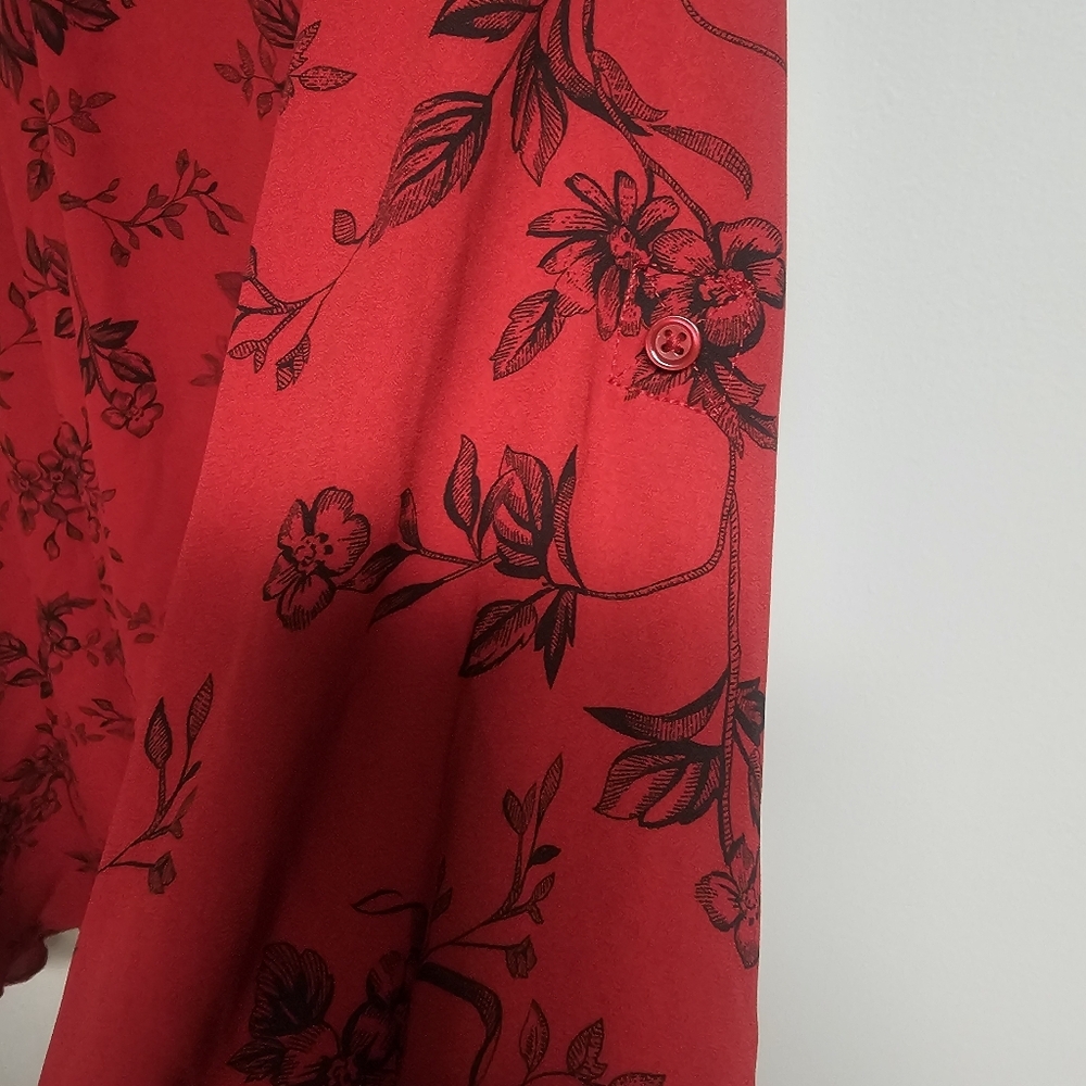 Maurice's Winona Red and Black Floral Button Down‎ Blouse Roll Tab Sleeves - Picture 6 of 8